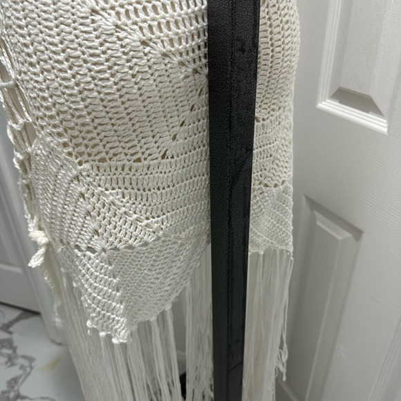 Beautiful white crocheted long fringe bathing suit - Picture 6 of 7
